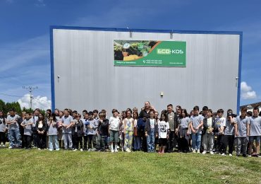 Nxënësit e shkollës “Meto Bajraktari” vizituan Eco Kos
